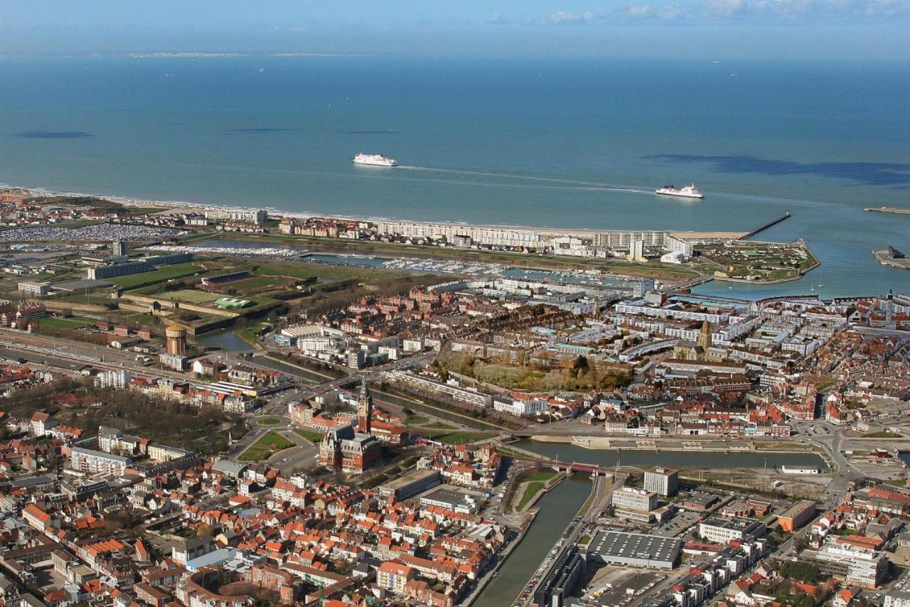 Le Familial Appartement Calais Buitenkant foto